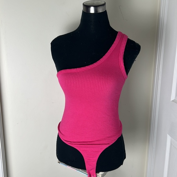 Sugar Rain Stretchy Barbie Pink One Shoulder Bodysuit Size M/L - Picture 4 of 11